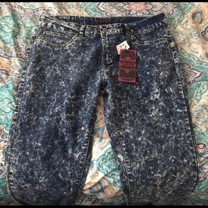 Acid wash skinny jeans